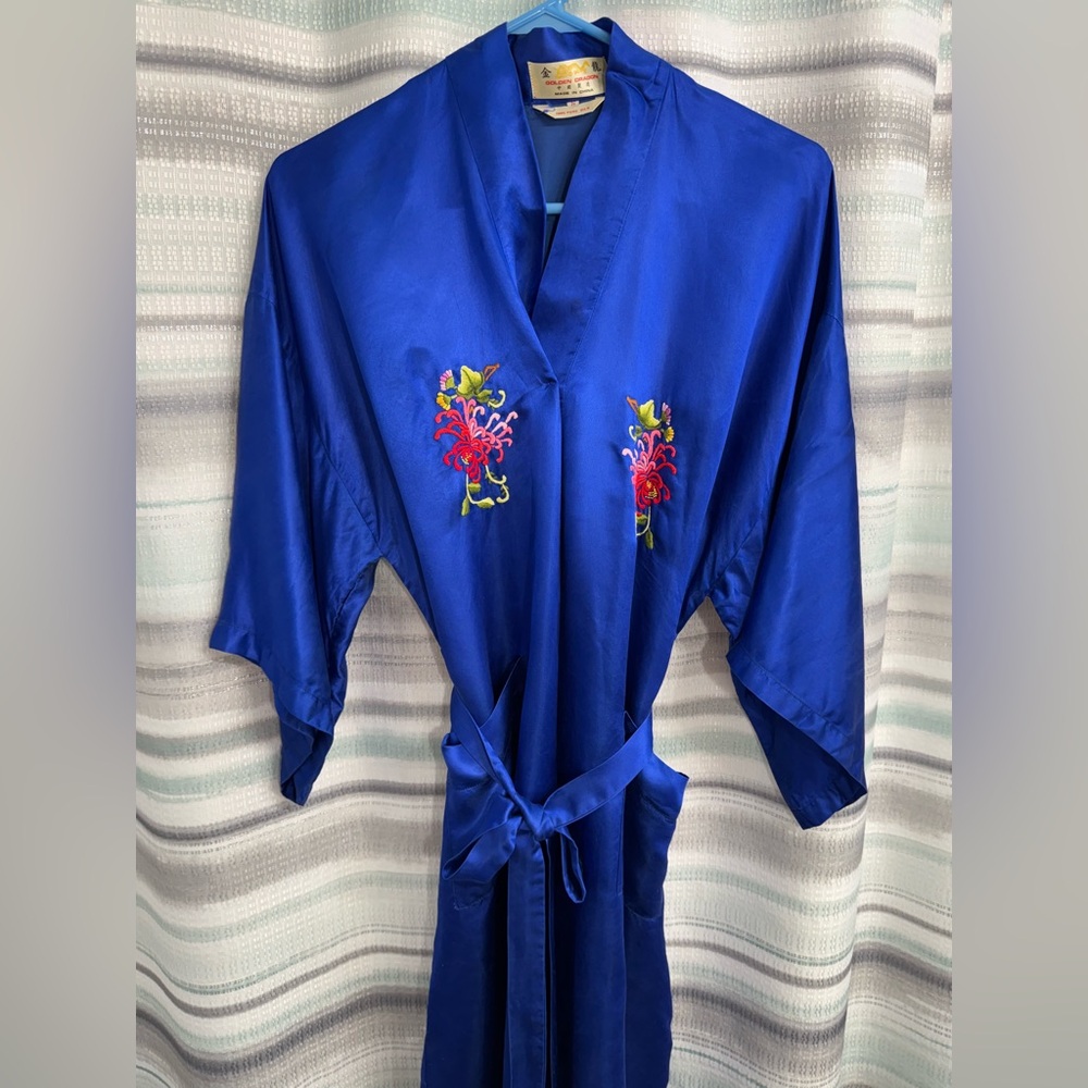 NWOT Vintage Golden Dragon Kimono Robe with Floral Embroidery, 100% Silk, small